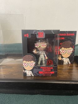 Youtooz piggyback Eleven Stranger Things Vinyl Figure