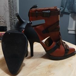 Brown Strapped Hills 