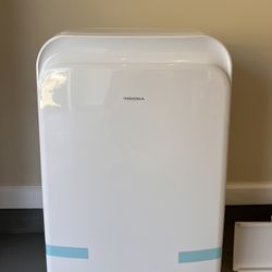 Insignia 250 Sq Ft Portable AC