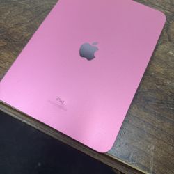 iPad 10th Gen Used In Good Condition