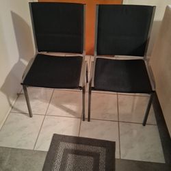 2 Stackable Chairs 