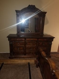 Bedroom set
