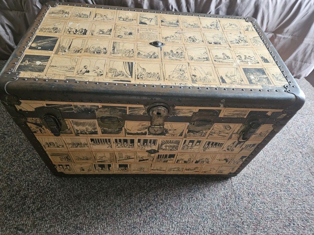 Beautiful 1880 Auntique Trunk