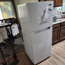 10.1 Cu. Ft. Top Freezer And Fridge 