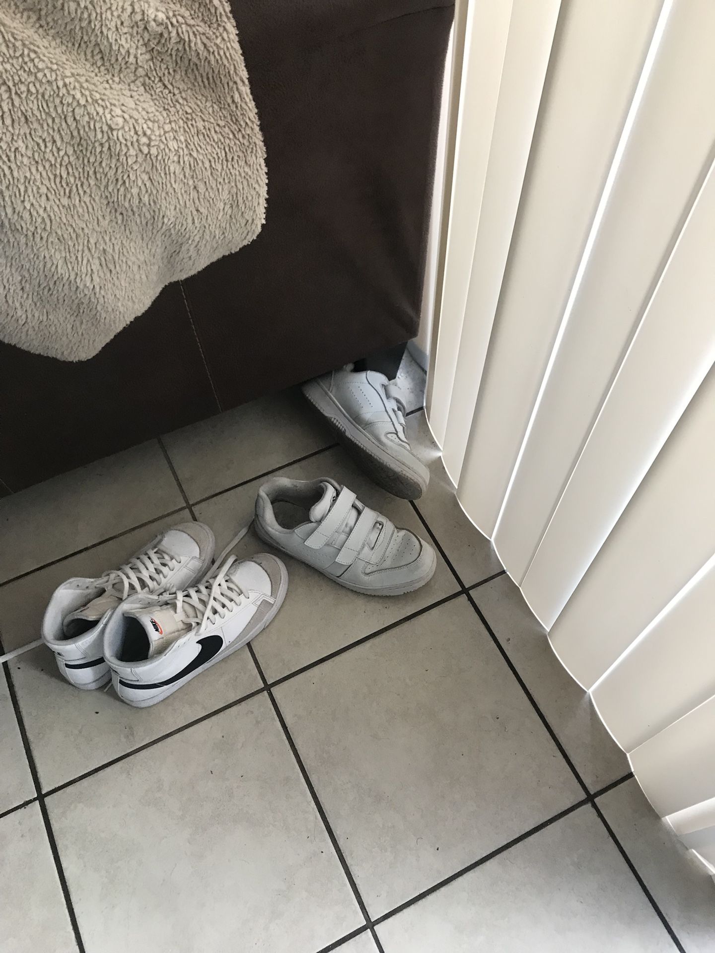 Nike Blazers And White Shoes 