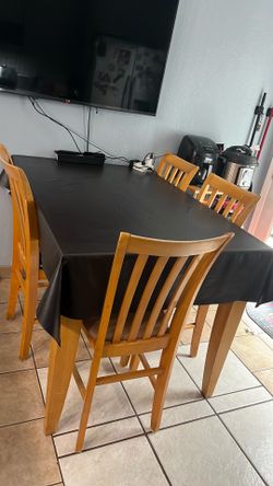 Dining  Table 4 chairs