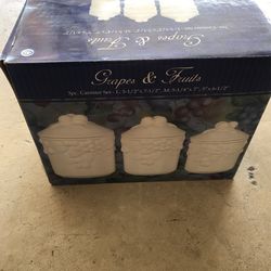 3 Pc Grapes And Fruits Canister 