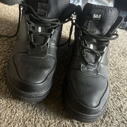 Nike Men Boots PERFECT for Rain Cold Season , Or Warehouse Workers !!
