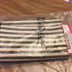 Perfect Cents Wallet from thirtyone - Olive Twill Stripe