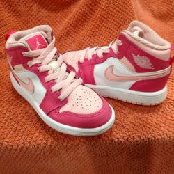 Nike Air Jordan 1 Mid GS ‘fierce pink’
