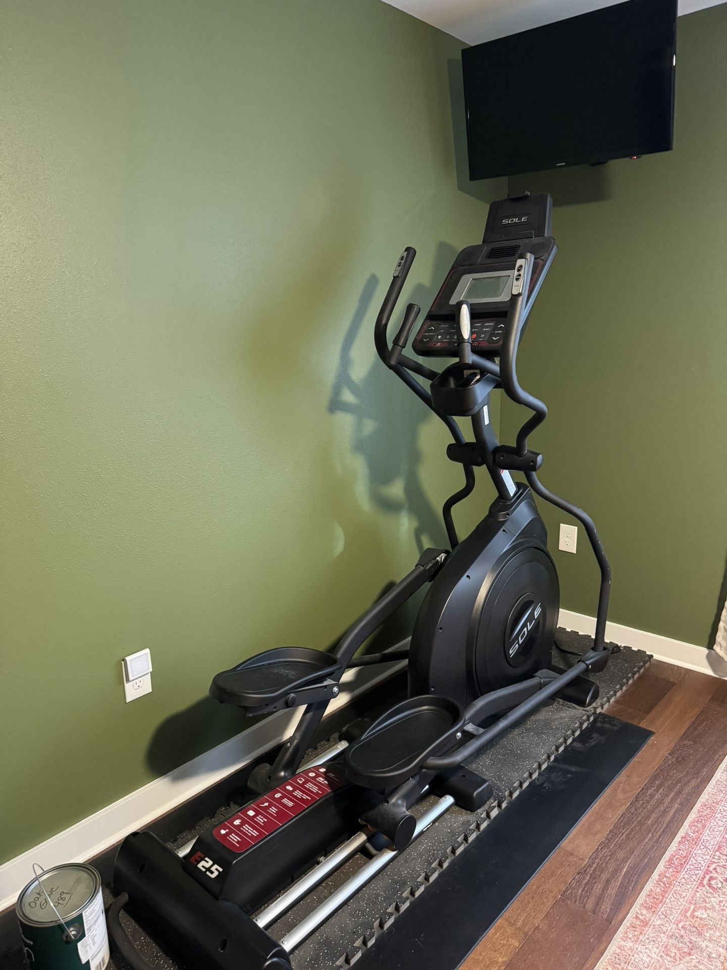 Sole E25 Elliptical. Like New!!