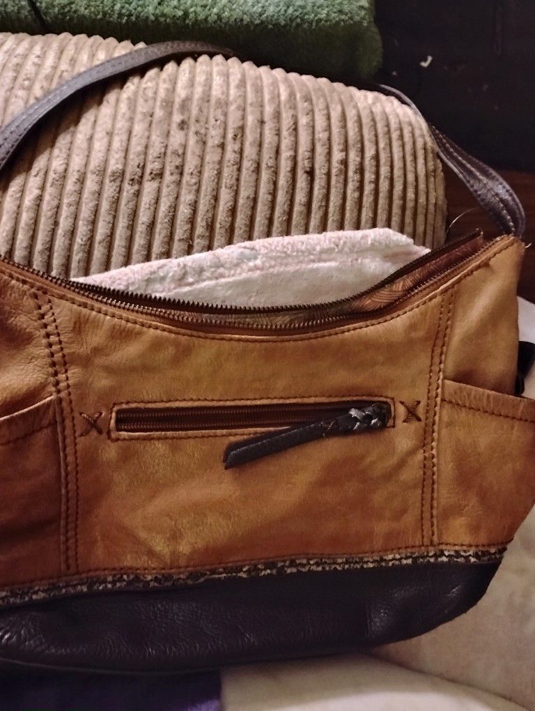 The Saks Leather Purse 👜