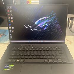 ASUS ROG ZEPHYRUS rtx 4070 i9-13900H 240hz