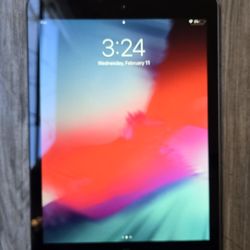 Apple iPad Air (1st Gen) MD786LL/A 9.7-inch, 32GB Wi-Fi tablet Space Gray