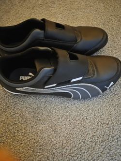 Boys Puma Shoes Sz 4.5