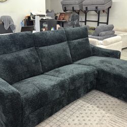New Power Recliner Sections Couch With Chaise And Storage / Free Delivery 