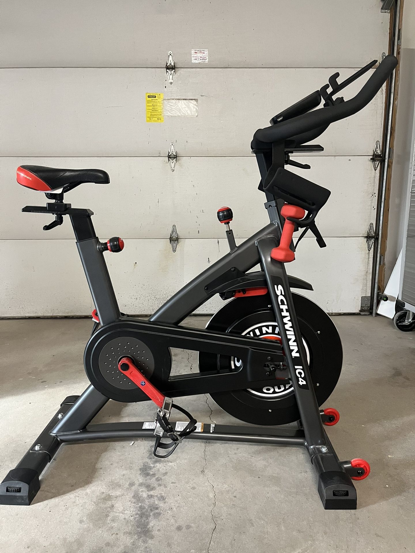 Schwinn IC4 Indoor Bike