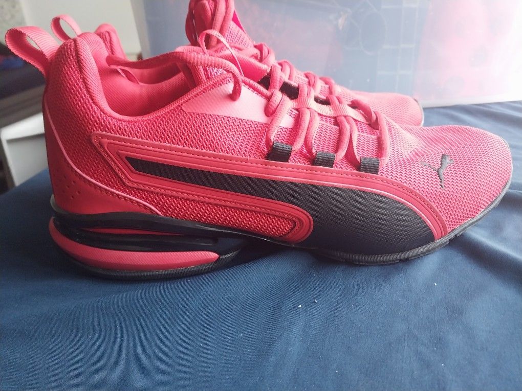 Red Pumas Size 10 Mens