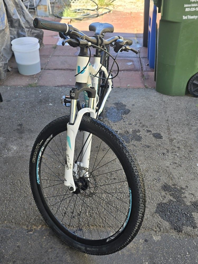 Giant Bike 27.5 Adult 