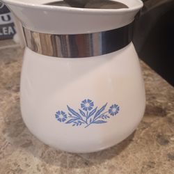 Estate Sale   Corningware And Pyrex Mixing Bowls And Casserole Dishes With Clear Lids $200 Each 