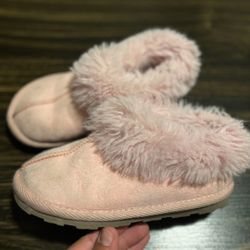 Little Girl Silppers Size 11c