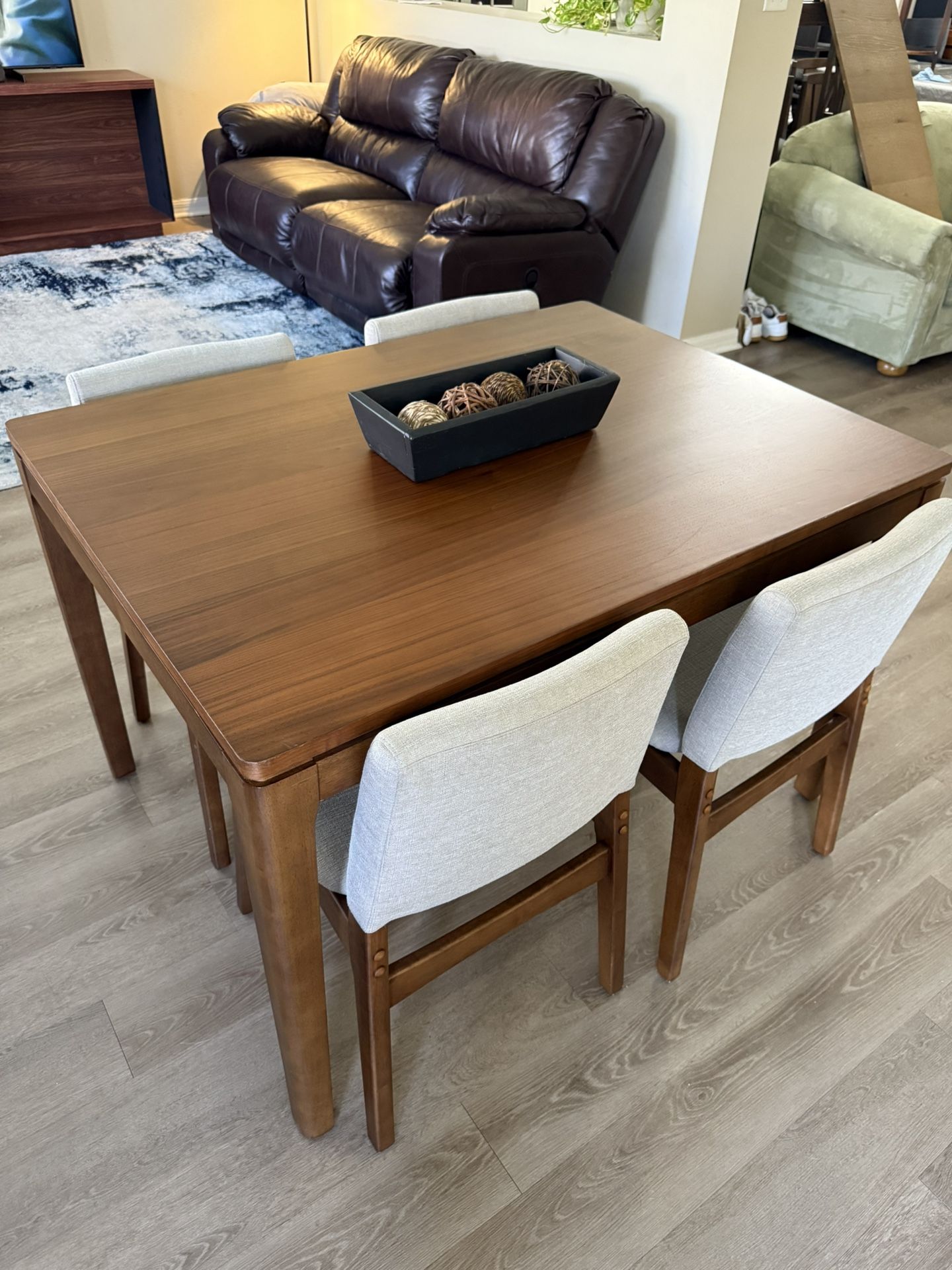 Stella dining table and 4 chairs