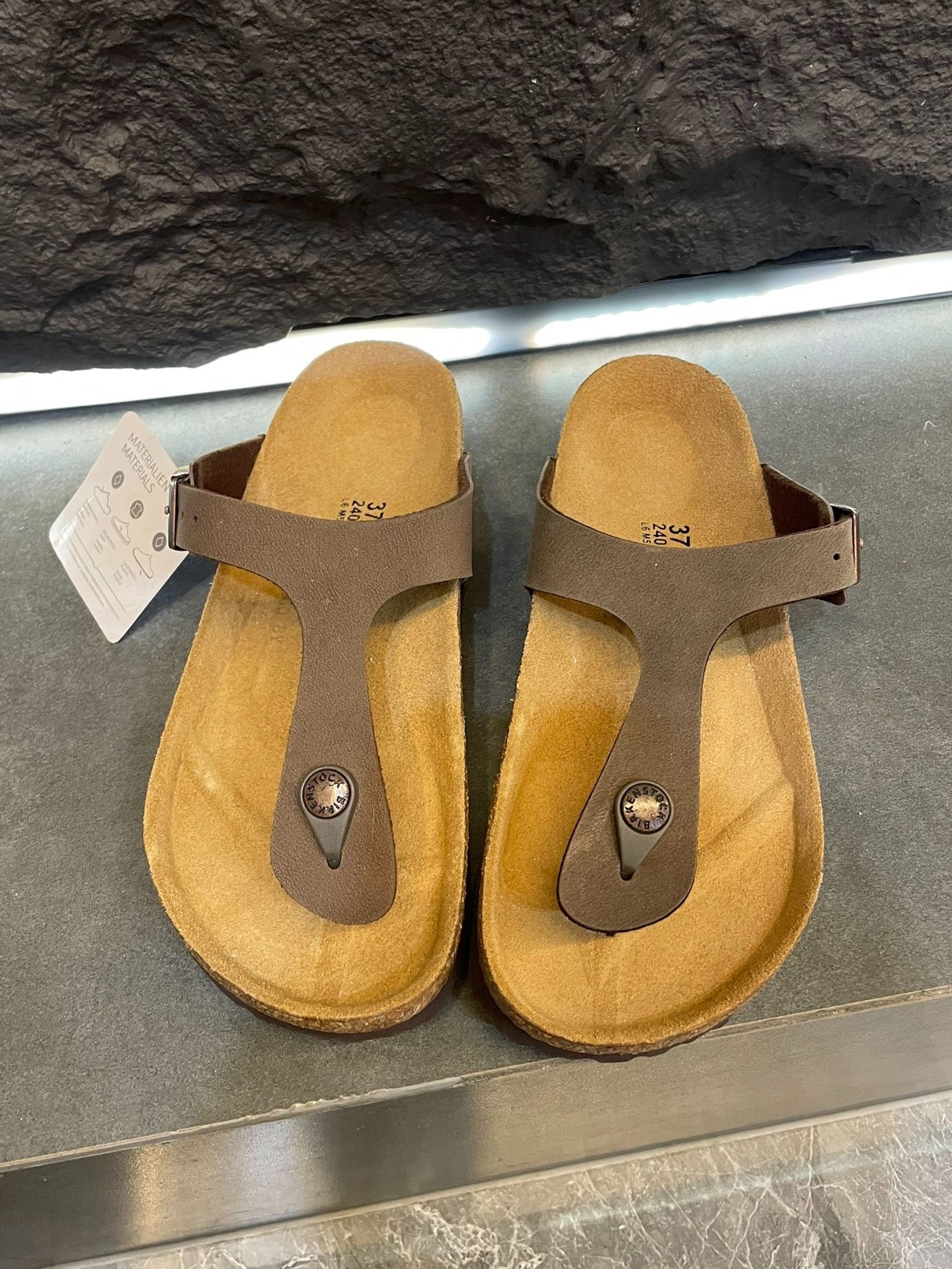 Birkenstock Women’s Leather Flat Toe-Post Sandal US 6 New