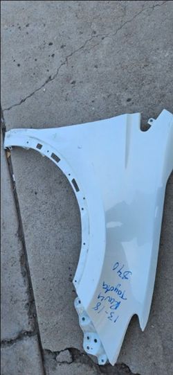 Toyota Rav4 right Fender OEM