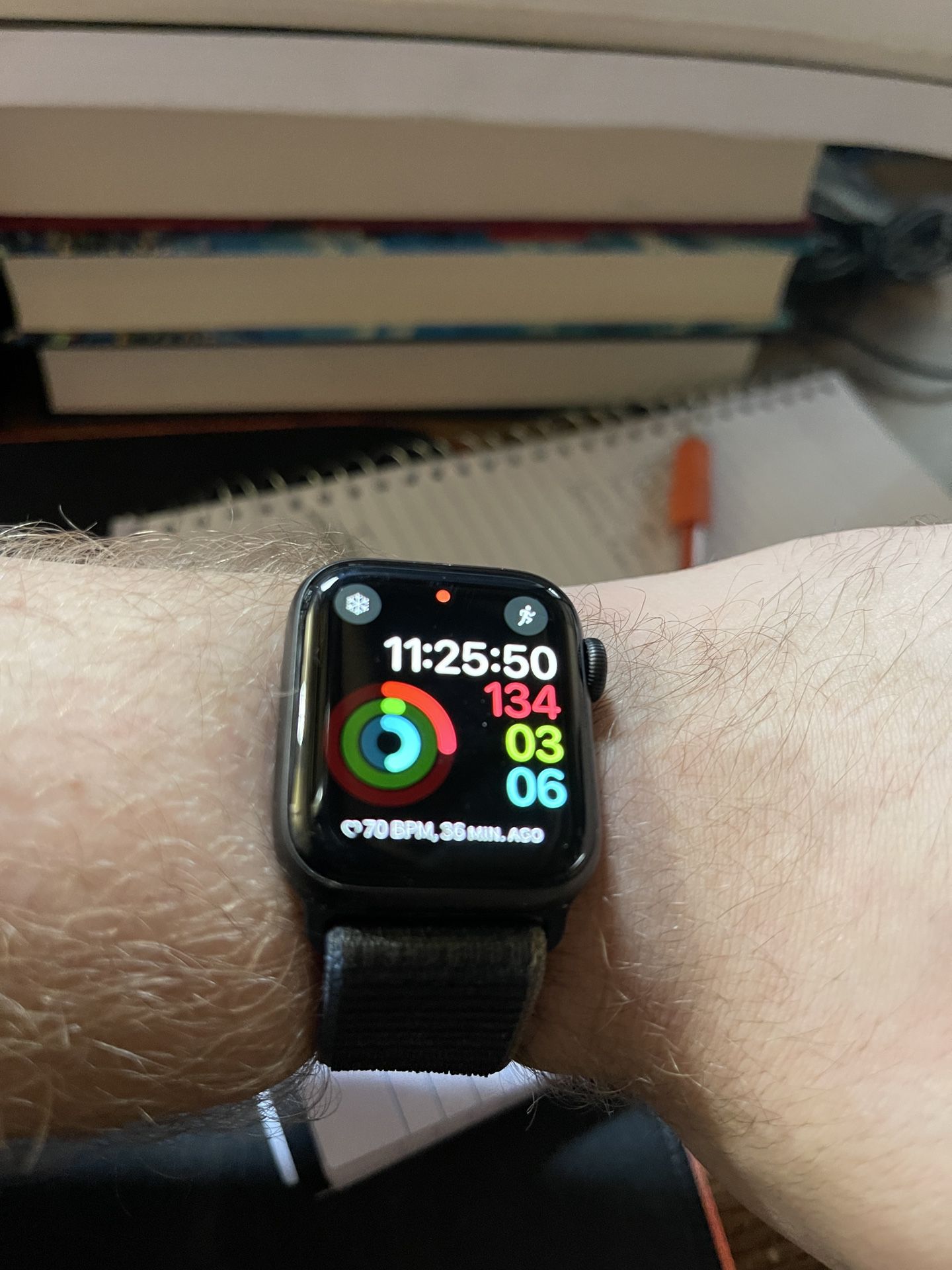 Apple Watch SE 40mm GPS + Cellular for Sale in Des Moines, IA