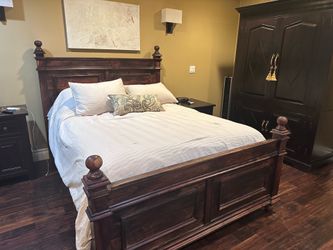 Wood Queen size bed frame