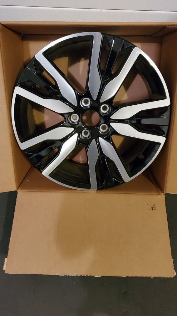 2022 Honda Pilot OEM Rims And Floor Mats