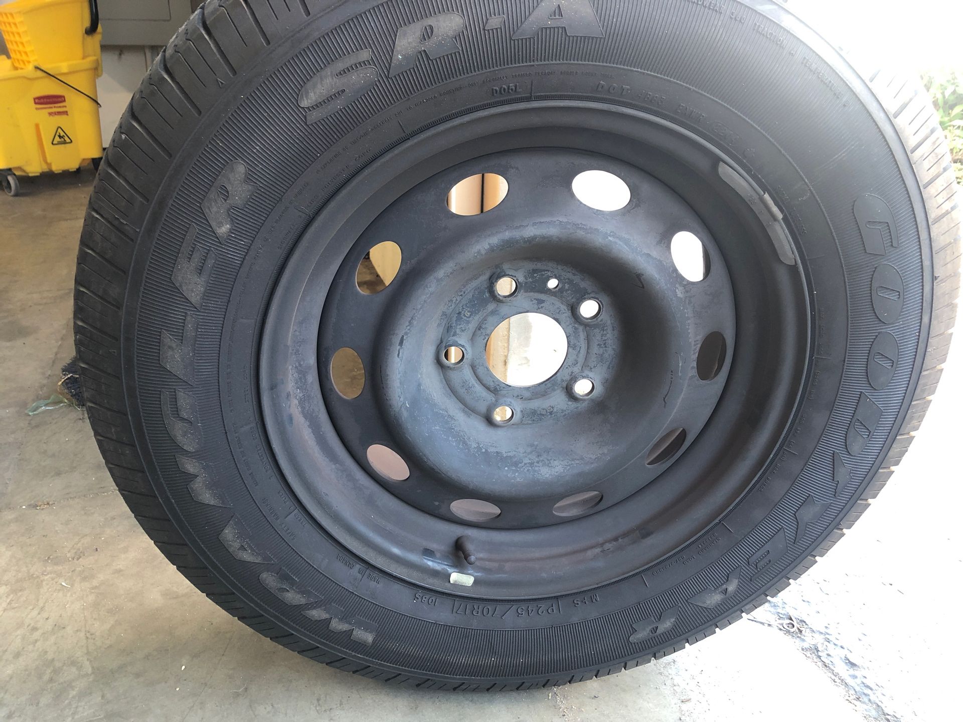 Googyear p245/70R17