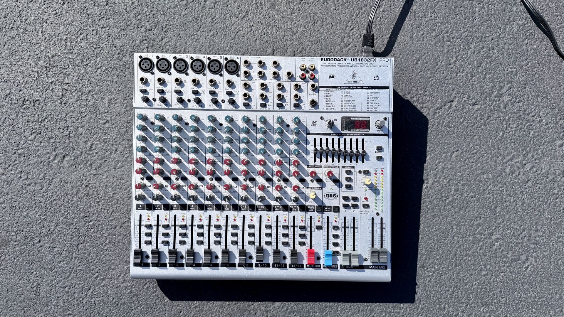 Behringer 18 Channel Mixer & 50 Foot 20 Channel Microphone snake