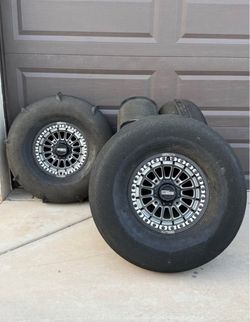 Paddle tires