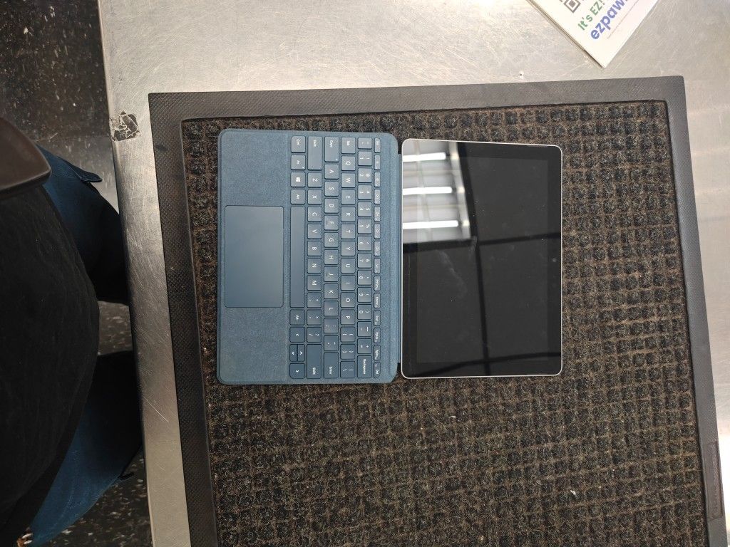 Microsoft Surface Go