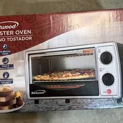New In Box Brentwood Toaster Oven