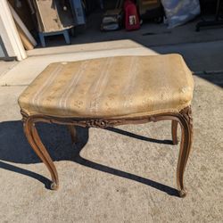 Vintage French-Style Carved Wood Footstool / Vanity Bench – Ornate Cabriole Legs, Floral Upholstery
