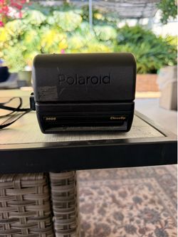 Instant camera