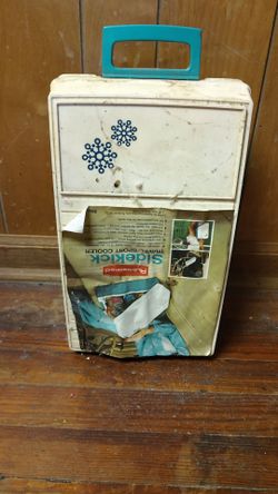 1970 Rubbermaid sidekick travel/sportcooler