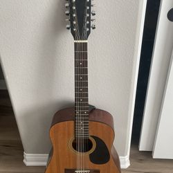 12 String guitar
