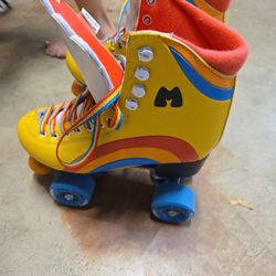 MOXI ROLLER SKATES