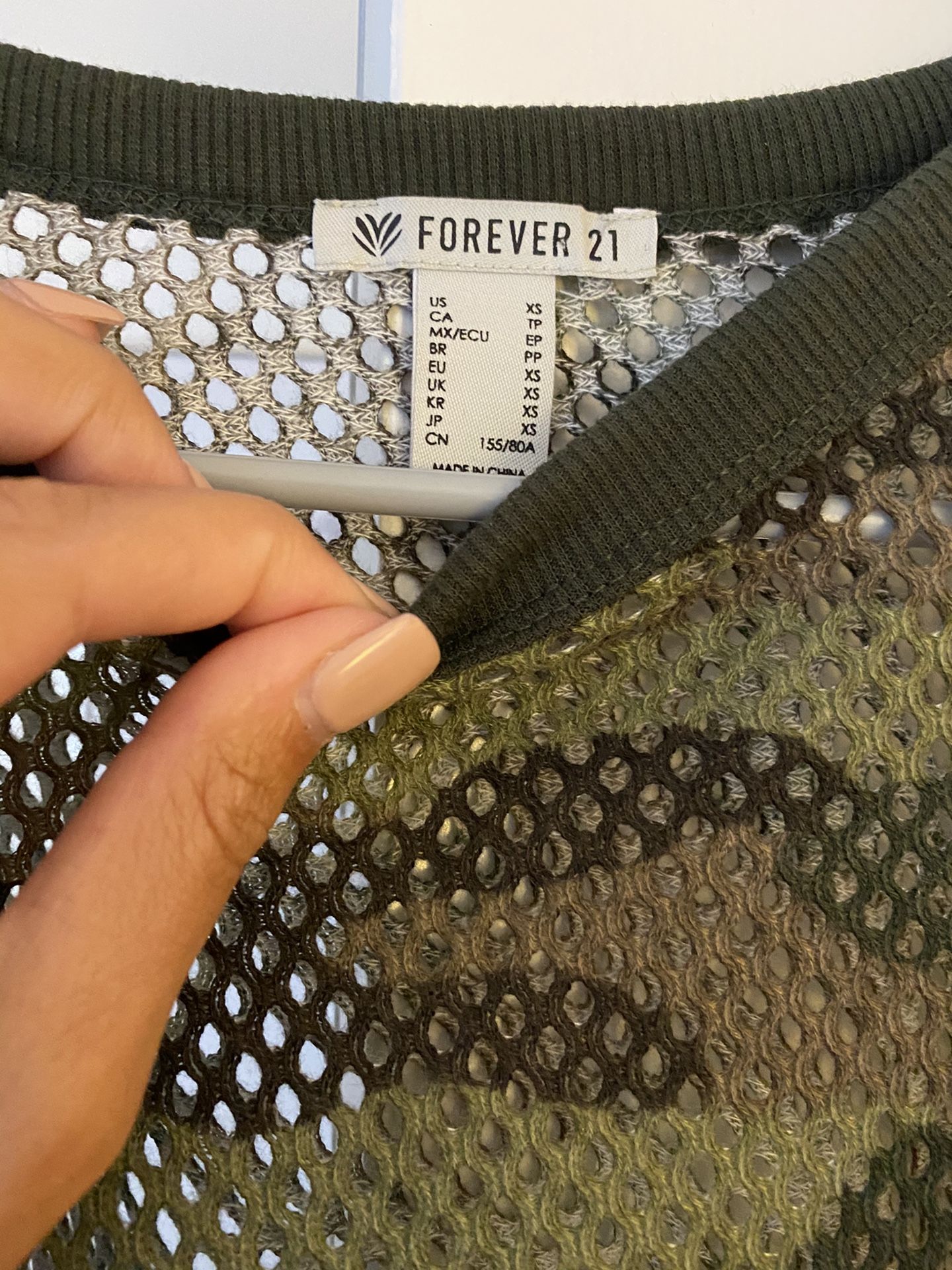 Forever 21 Camo Athletic Crop Top - XS