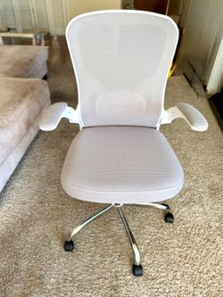 Beautiful new off white adjustable office chair