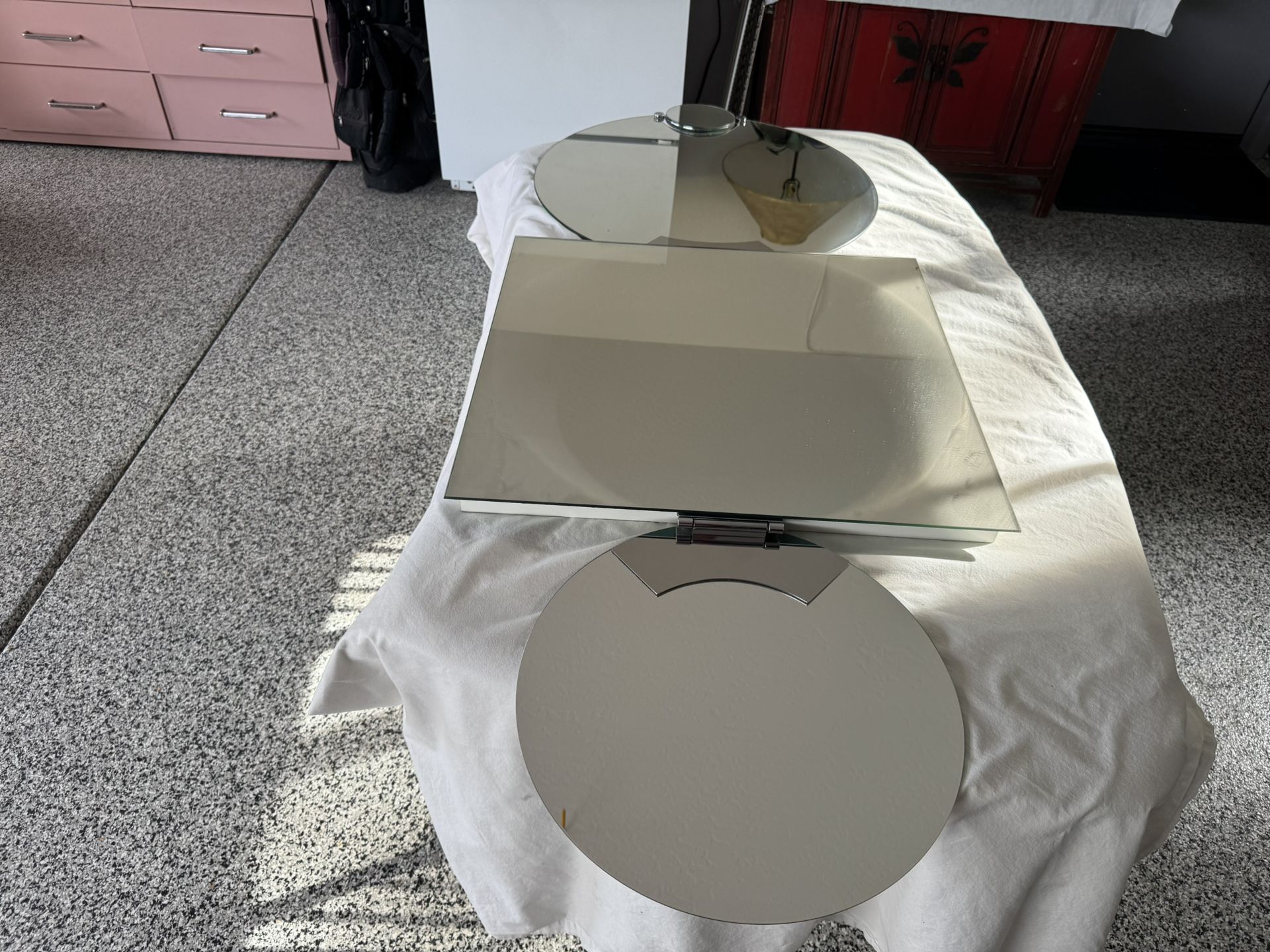 Makeup Mirror, 22x24.