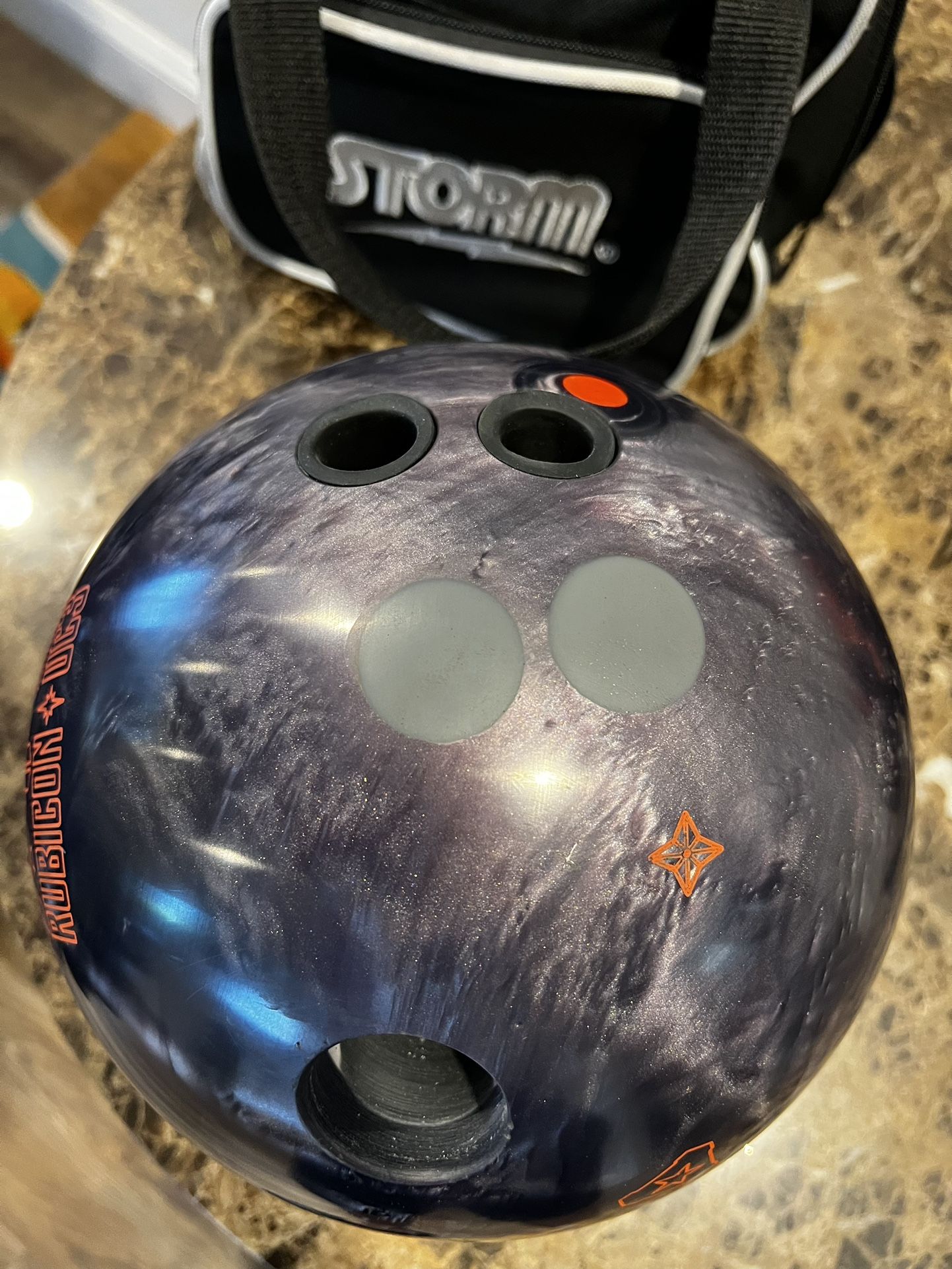Roto Grip Rubicon UC3 Bowling Ball - 15lbs for Sale in Covina, CA