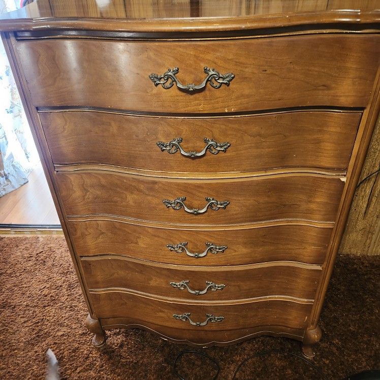 5 Drawer Basset Dresser 