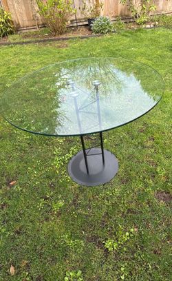 Dania Glass Table