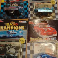 4 Nascar Cars And Cards Still In Package - Vintage. Richard Petty Pete Hamilton Ramo Stott Bill Elliott