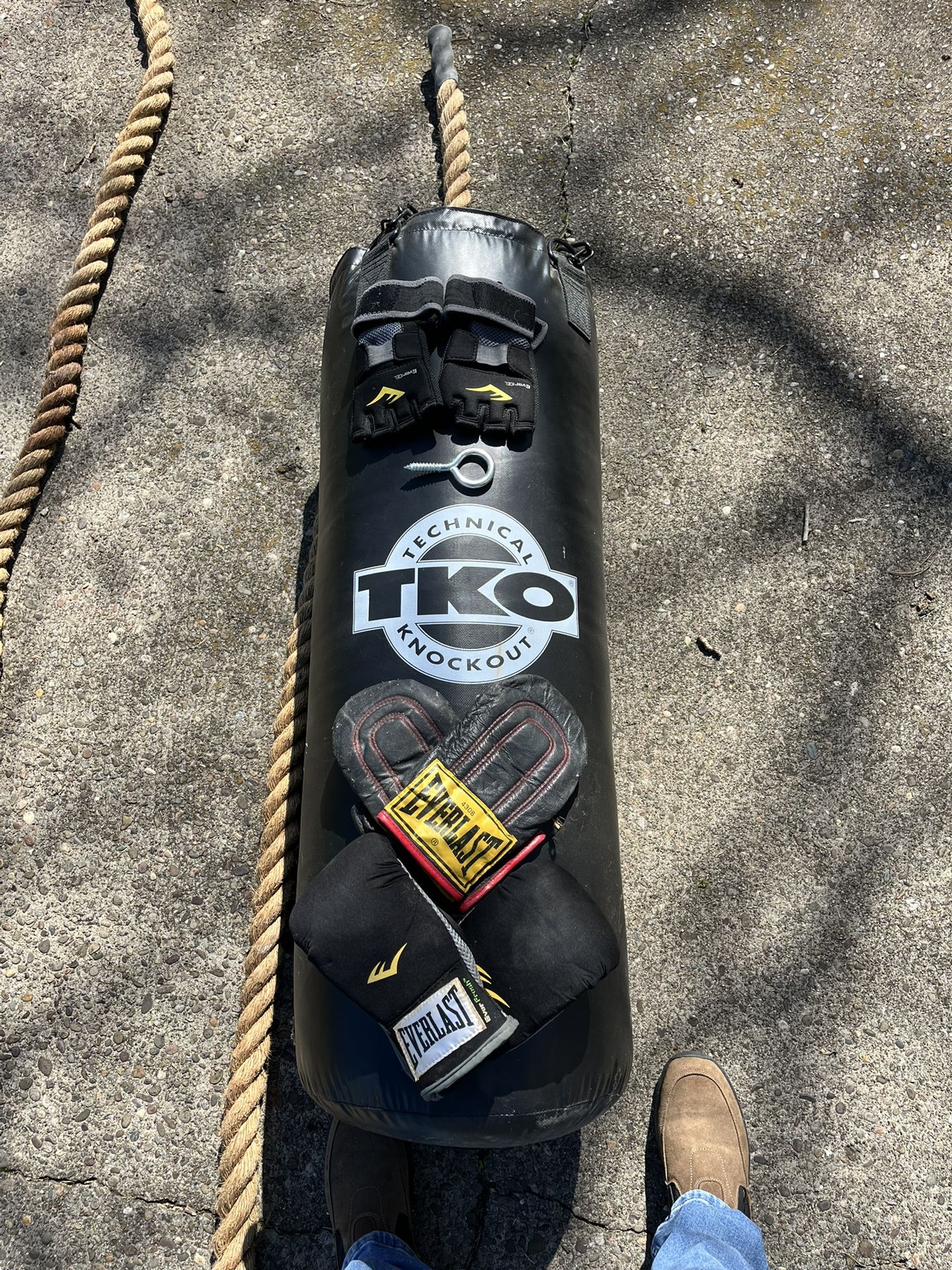 Heavy Bag, Gloves, Hanging Hook