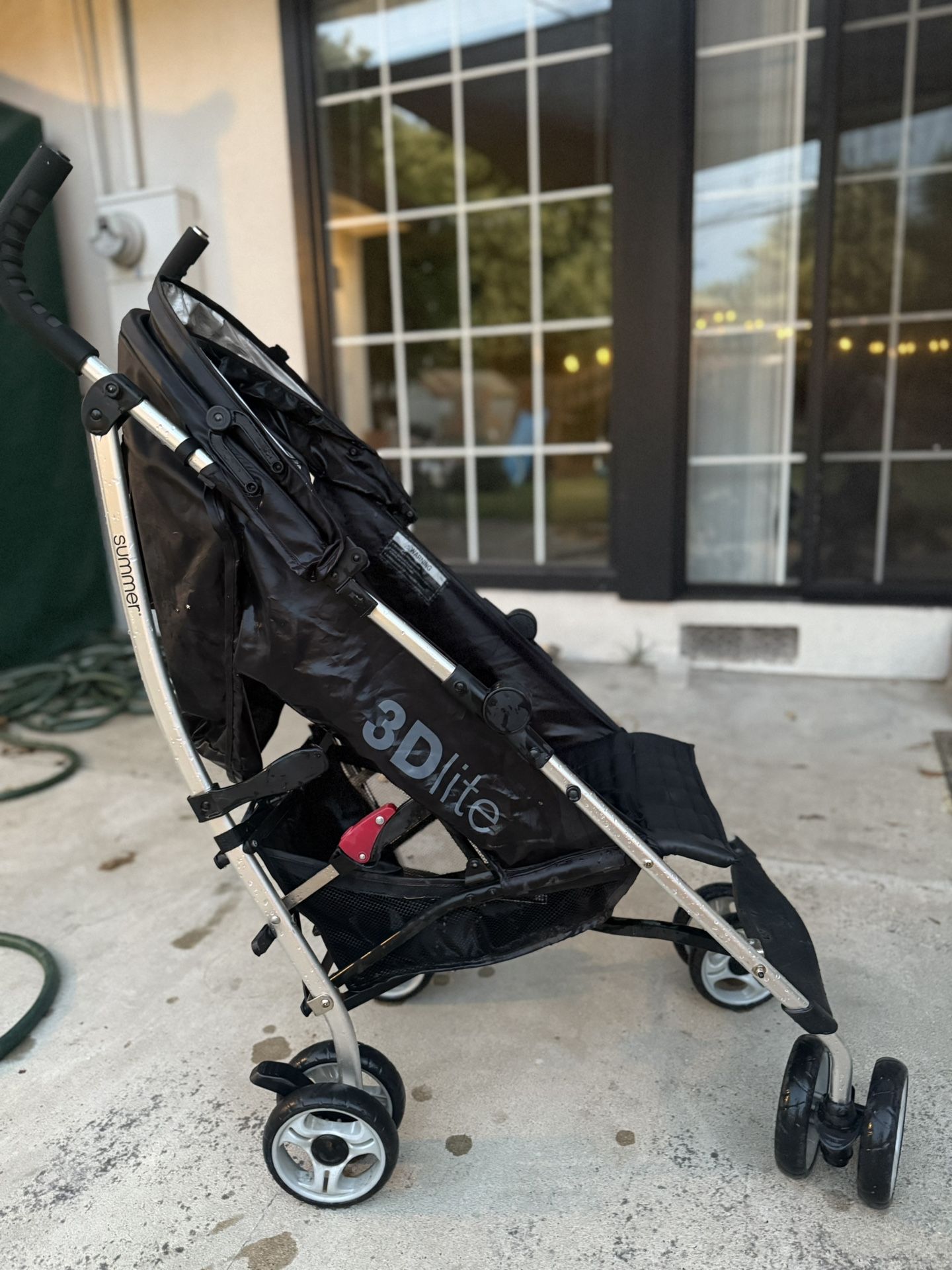3-D light stroller